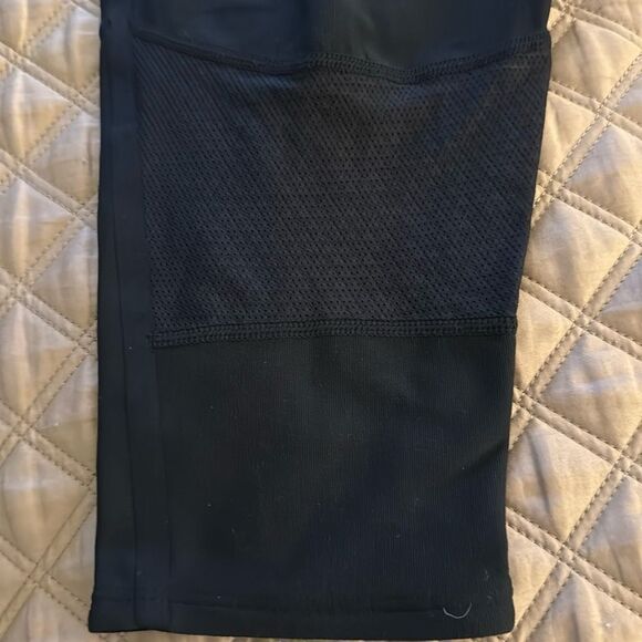 NWT Nike Dri-FIT Women’s Stay Warm Running Capri Leggings in Black. Size Small. - Picture 3 of 10